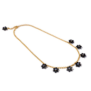 Grateful Flowers | Necklace with Sapphires